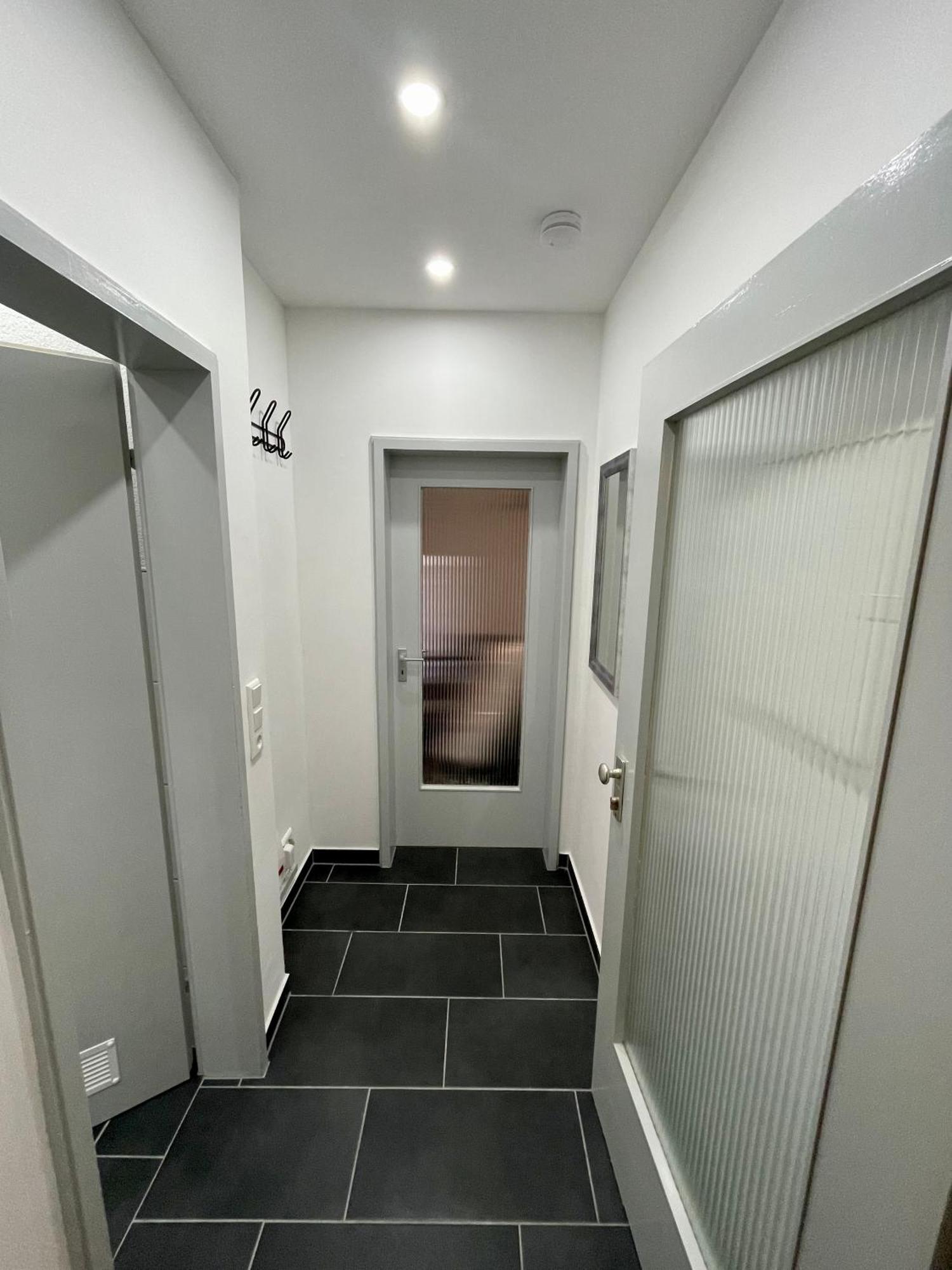 Naehe Hauptbahnhof & Ece-Center, Smart Tv Apartment Karlsruhe Luaran gambar