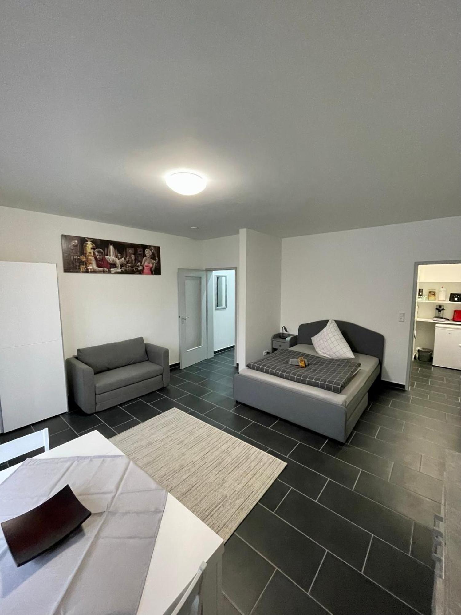 Naehe Hauptbahnhof & Ece-Center, Smart Tv Apartment Karlsruhe Luaran gambar